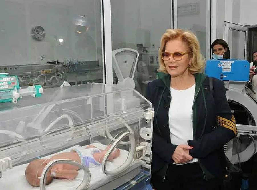 Силви Вартан брои бебетата в "Шейново"