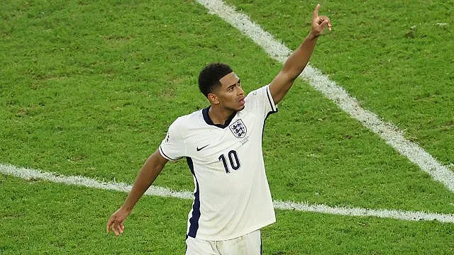 УЕФА развъртя секирата. Още един футболист олекна с 30 хил. евро