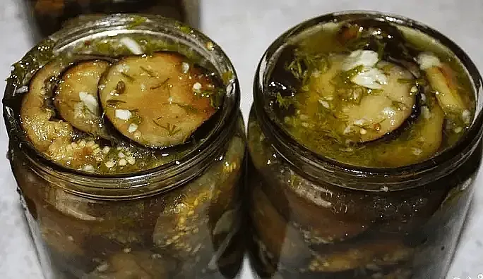 Патладжанът е царят на зимнината. Безумно вкусна разядка