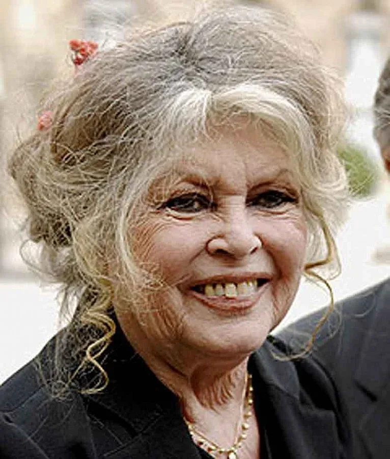 Вдигат възрастта за пенсия във Франция