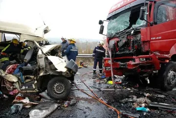 Четирима загинаха в зверска катастрофа