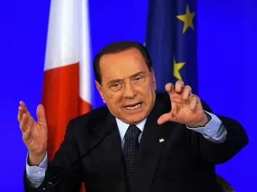 Берллускони се запъна като магаре на мост