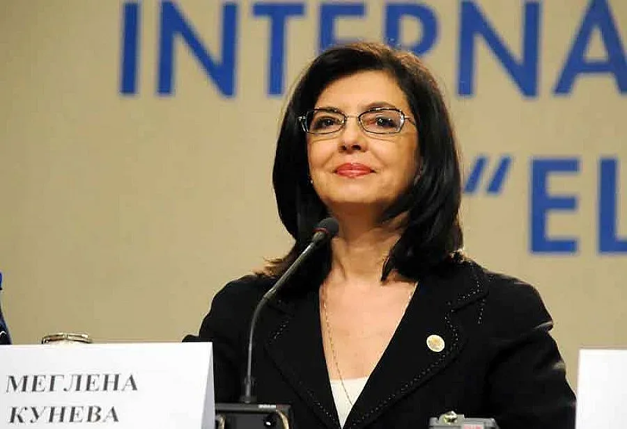 Кунева поема на следизборен тур