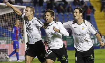 "Валенсия" се изравни с "Барса"