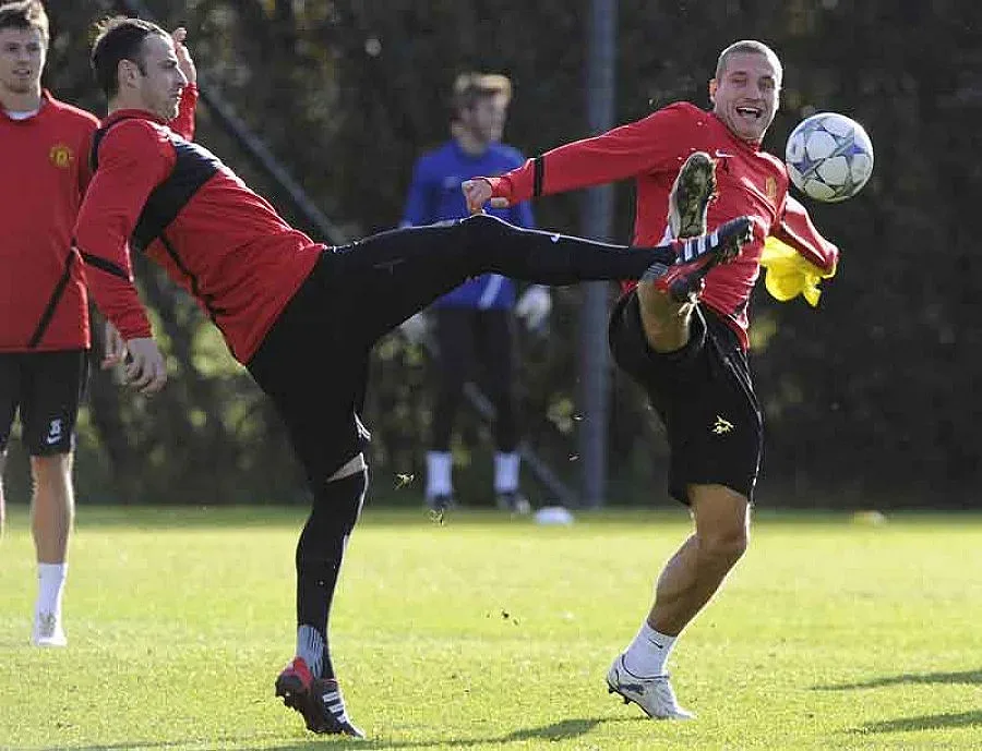 Турци купиха Бербатов за 8 млн. евро