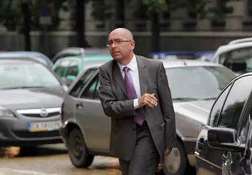 Здравният министър: Лекарските заплати са сбъркани и унизителни