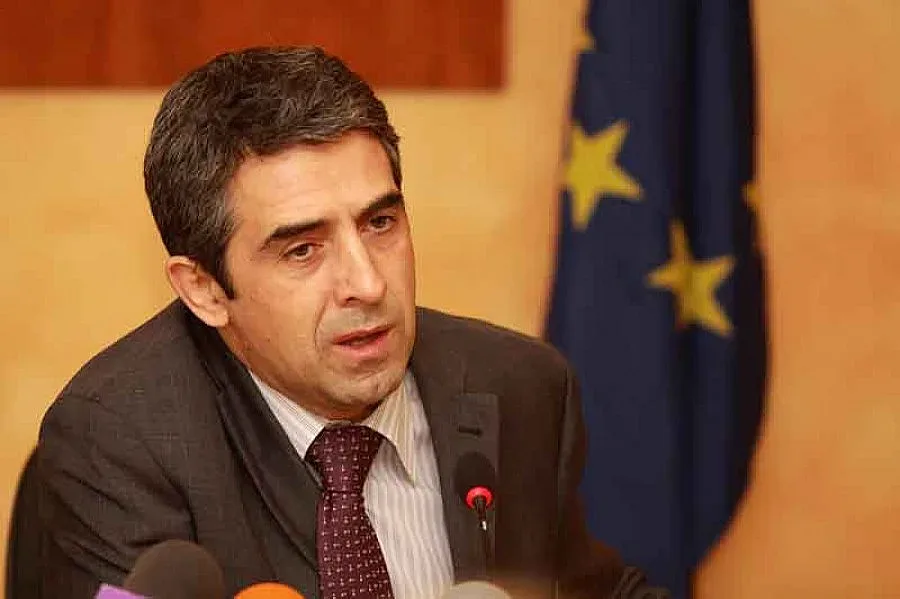 Село чака две букви от Плевнелиев