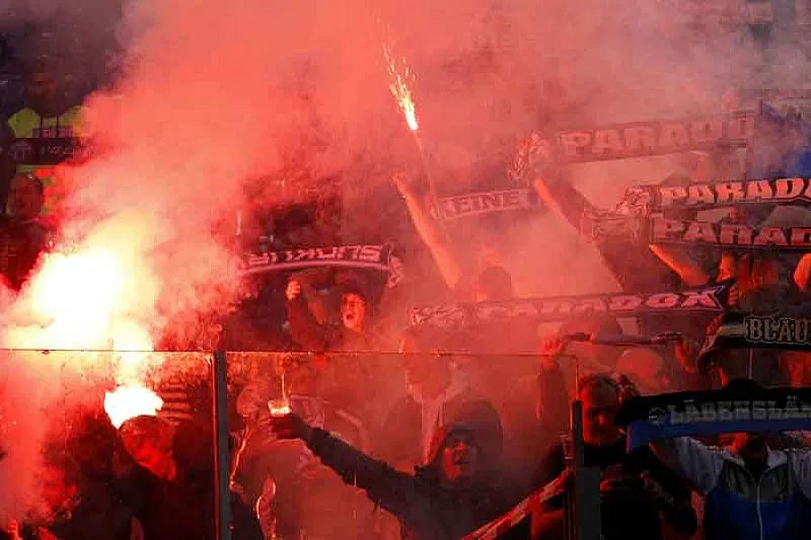 Бомба окървави 30 фенове в Рим