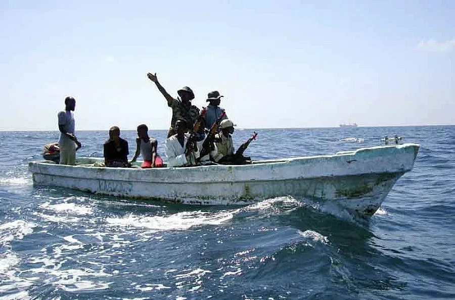 Пирати отвлякоха наш моряк