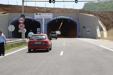 Чистят "Люлин" със специален разтвор