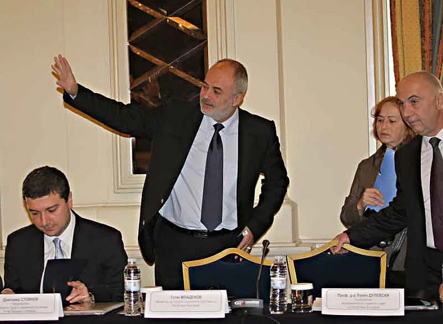 Тристранката склони на 290 лв. минимална заплата