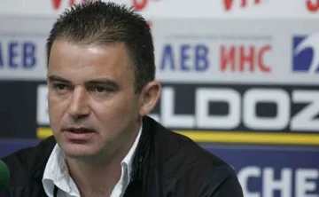 "Титан" разжалва в стил "Живков"