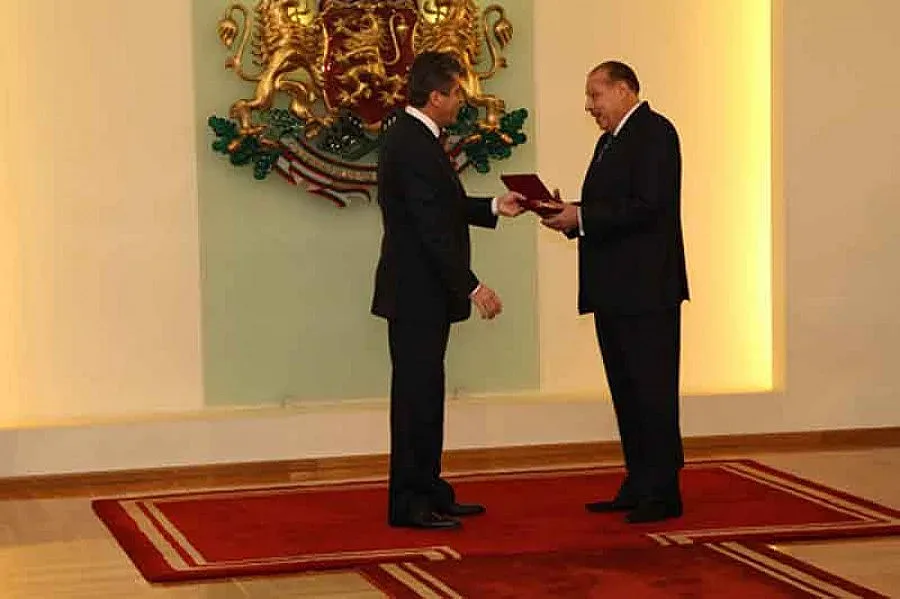 Първанов връчи орден на Агент Тенев