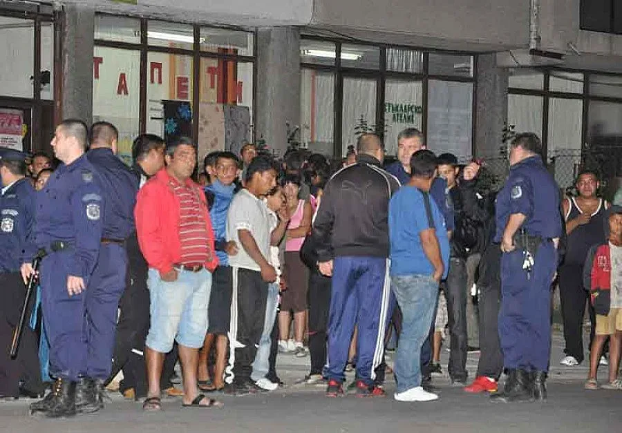 Масов бой окървави ромска махала