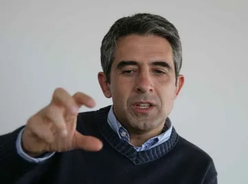 Плевнелиев бие Калфин със 166 943 гласа