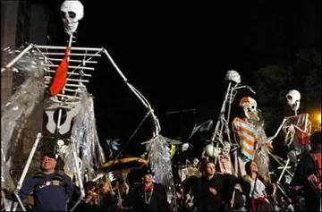 Призракът на "Окупирай Уолстрийт" завладя Хелоуин 