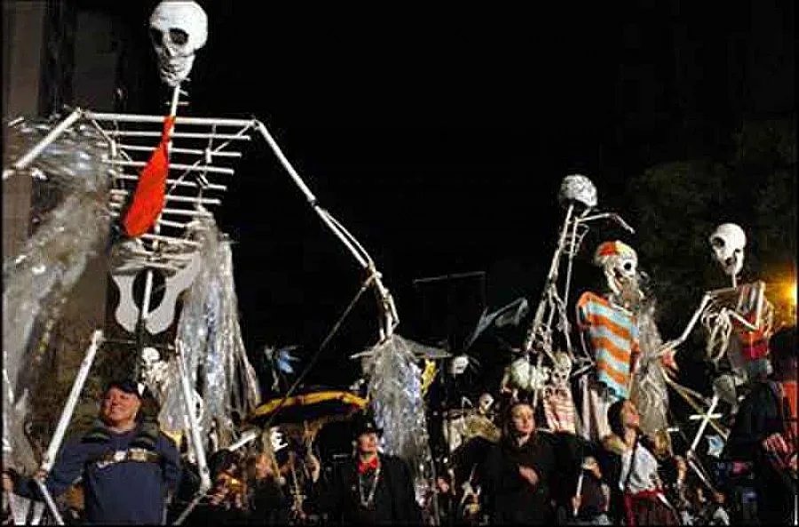 Призракът на "Окупирай Уолстрийт" завладя Хелоуин 