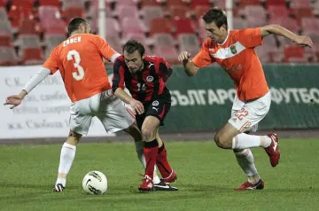 "Литекс" излъга "Локо" с 2:1