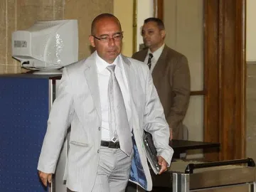 Здравният министър се пребори за джипитата