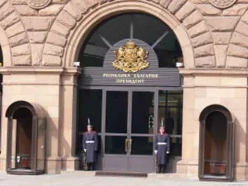 Георги Първанов поздрави новия президент Росен Плевнелиев