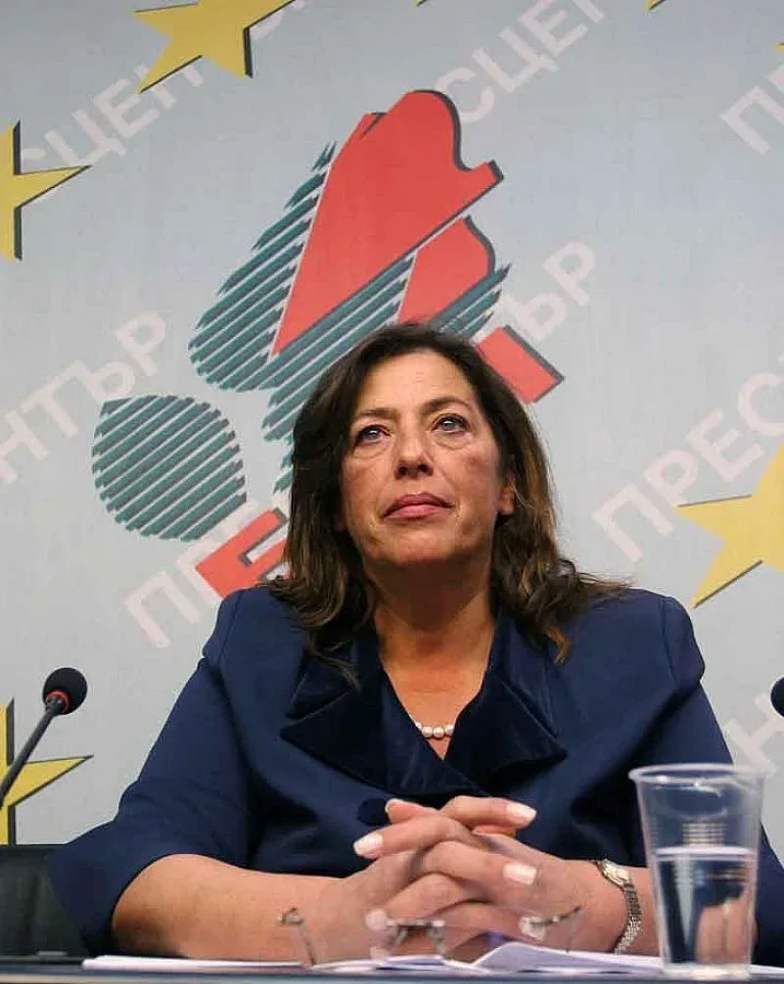 Янакиева съди ЧЕЗ за 12 млн. лева в Перник