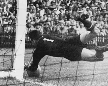 Вратарят на легендарния тим на Унгария е в болница