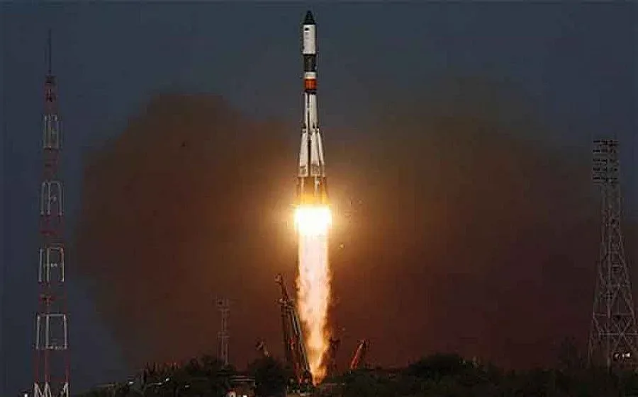 Руският кораб "Прогрес" носи подаръци в космоса