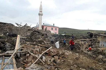 596 станаха жертвите на земетресението в Турция