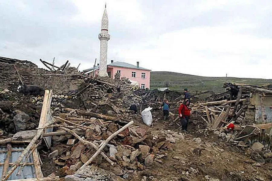 596 станаха жертвите на земетресението в Турция