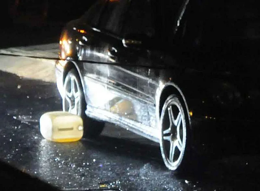 Запалиха "Мерцедес" в квартал "Лозенец"