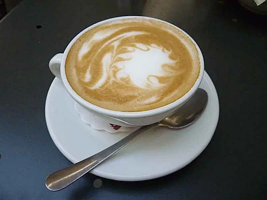 Кафе за 90 евро пият депутати на Ботуша