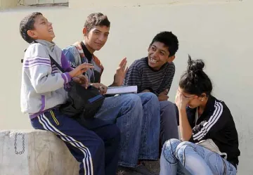 Наставници поемат ромчета в училище