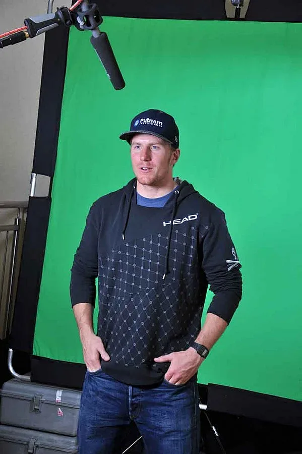 Линдзи Вон и Тед Лигети рекламират България