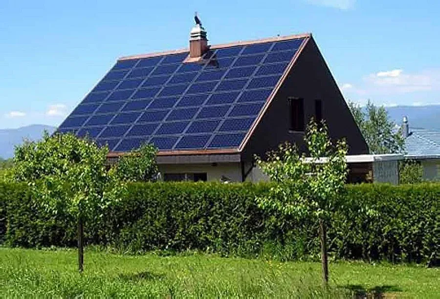 Прилична пенсия от слънчев панел на покрива 