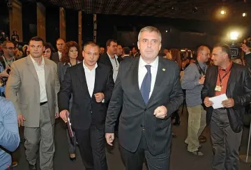 ПЕС агитира за Калфин