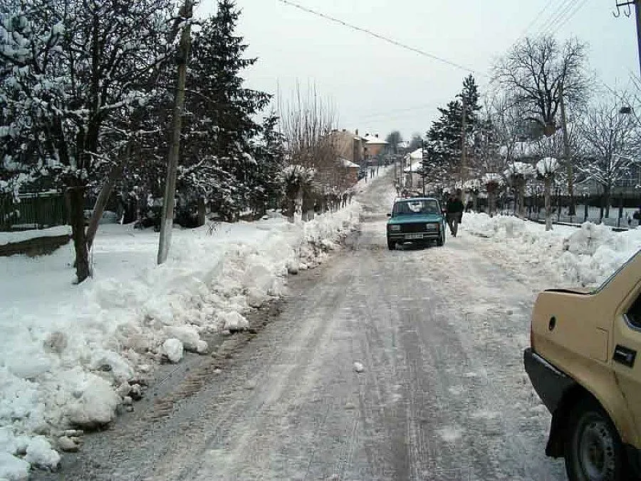 Общини се снабдяват със снегорини, ще чистят сами