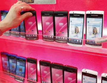 Ериксон се оттегля от бизнеса с мобилни телефони