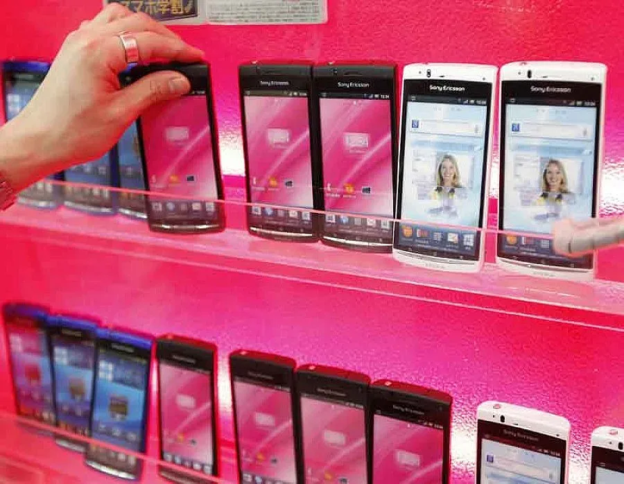 Ериксон се оттегля от бизнеса с мобилни телефони