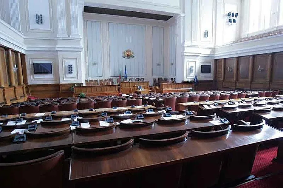 Само 92-ма депутати се явиха на работа, заседанието пропадна