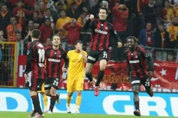 Ивелин бележи на "Галатасарай" за ЧРД