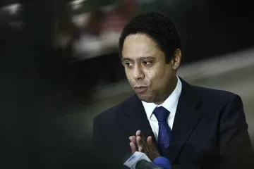 Дилма взе главата на корумпиран министър