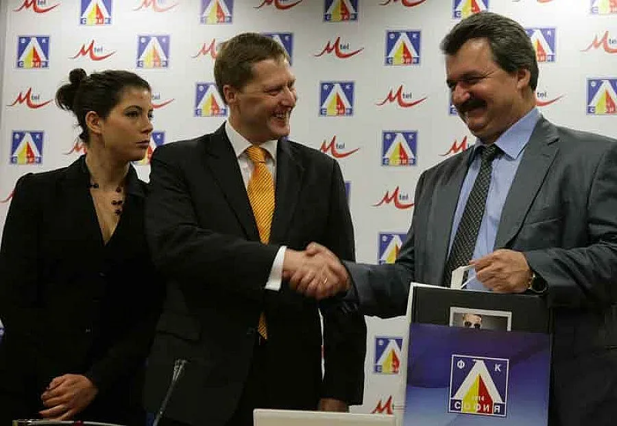 М-Тел чака победа, "сините" излизат за 8 премии