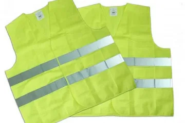 Ловци слагат светлоотразителни жилетки