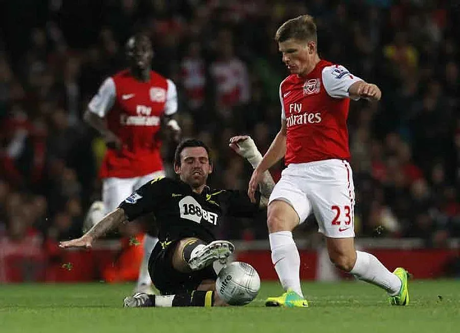 "Арсенал" изхвърли "Болтън" от Карлинг Къп