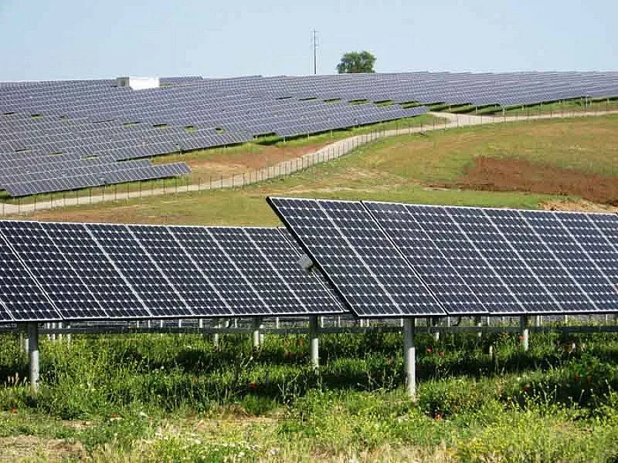 Китайци на форум за слънчева енергия в София 