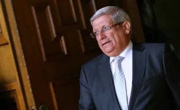 Отлагат конкурса за изтребителите