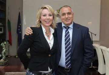 Лепа Брена пя "Йовано, Йованке" на Бойко