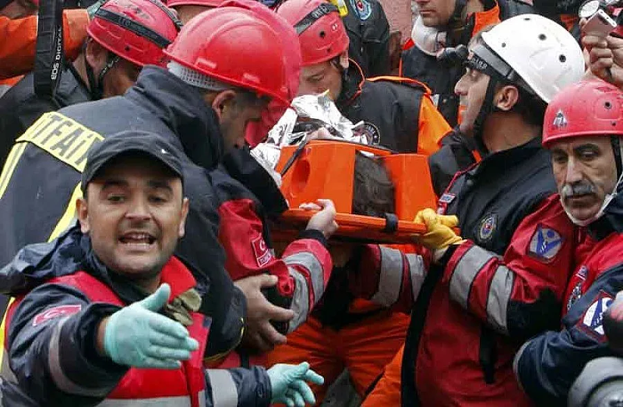 Турция продължава да се люлее