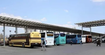 Проверяват автобуси за гуми и спирачки