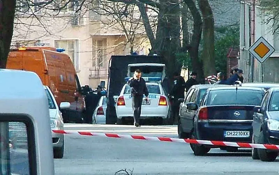 Прострелян иска 500 хил. от похитителя на Инвест банк 